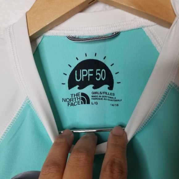 NWT North Face S/S Girls Shirt UPF 50 - Picture 3 of 8